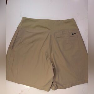 Nike Golf Khaki Performance Shorts – Size Medium